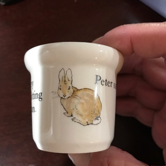🐇VINTAGE WEDGWOOD Mini Porcelain Pot - Picture 1 of 8